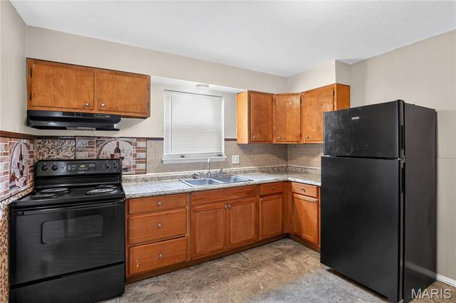 7477 Halpin Drive, St Louis, MO 63135
