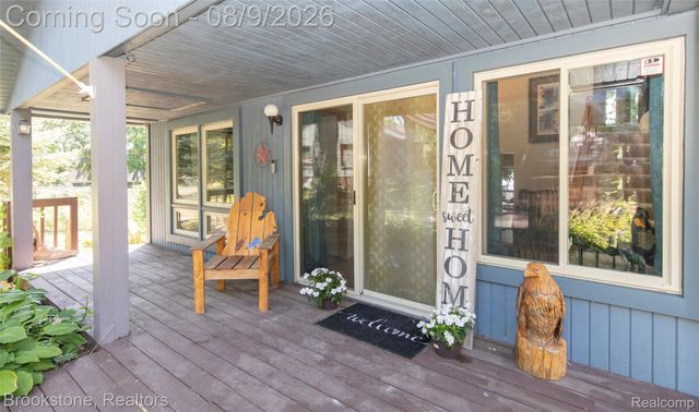 3235 McCORMICK Drive, Waterford Charter Township, MI 48328