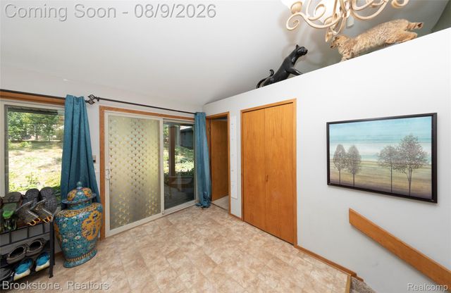 3235 McCORMICK Drive, Waterford Charter Township, MI 48328
