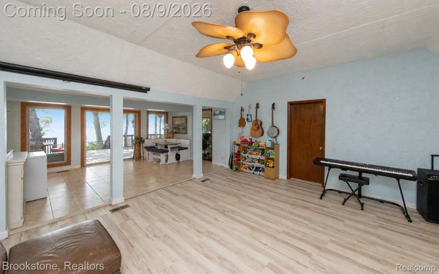3235 McCORMICK Drive, Waterford Charter Township, MI 48328