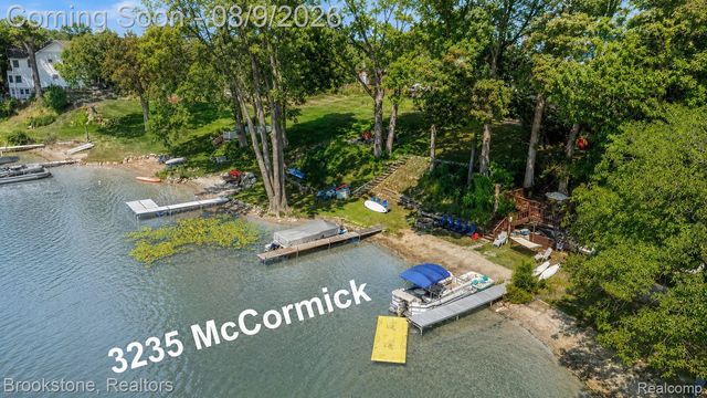 3235 McCORMICK Drive, Waterford Charter Township, MI 48328