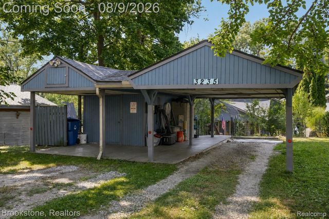 3235 McCORMICK Drive, Waterford Charter Township, MI 48328