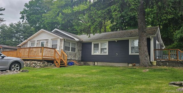 79 Buckberg Road, Tomkins Cove, NY 10986