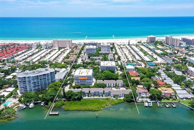 1046 W PEPPERTREE LANE 115B, Sarasota, FL 34242
