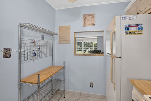 9261 Sunrise Lakes Blvd 203, Sunrise, FL 33322