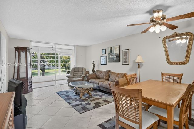 9261 Sunrise Lakes Blvd 203, Sunrise, FL 33322