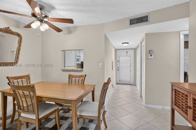 9261 Sunrise Lakes Blvd 203, Sunrise, FL 33322