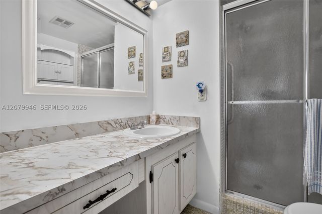 9261 Sunrise Lakes Blvd 203, Sunrise, FL 33322