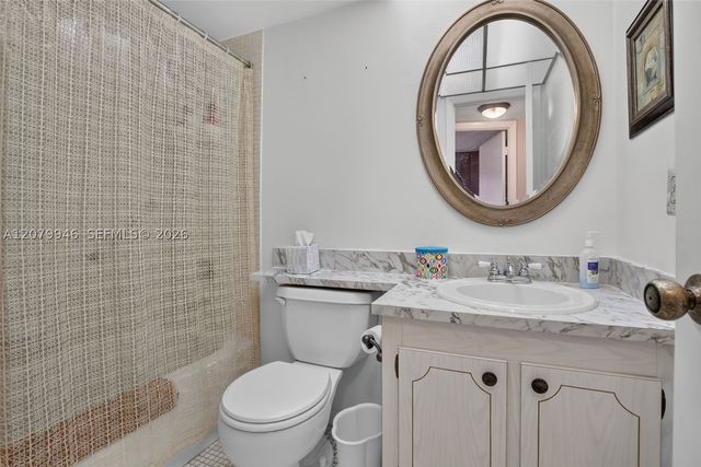 9261 Sunrise Lakes Blvd 203, Sunrise, FL 33322