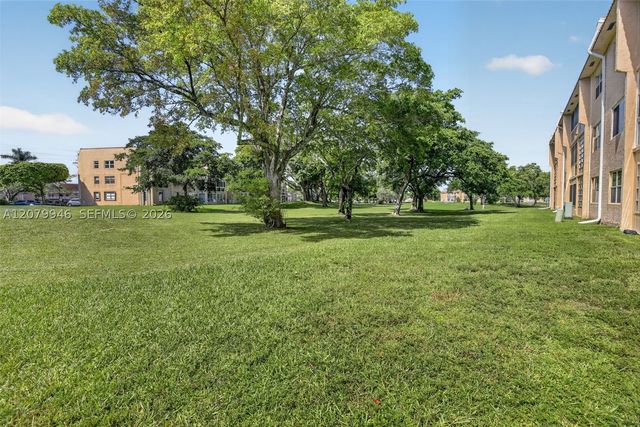 9261 Sunrise Lakes Blvd 203, Sunrise, FL 33322