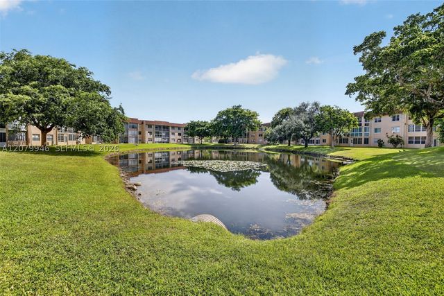 9261 Sunrise Lakes Blvd 203, Sunrise, FL 33322