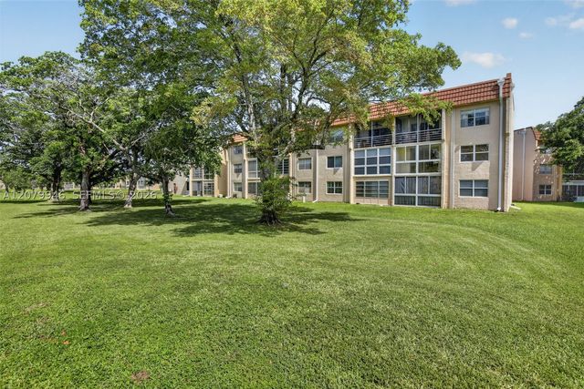 9261 Sunrise Lakes Blvd 203, Sunrise, FL 33322