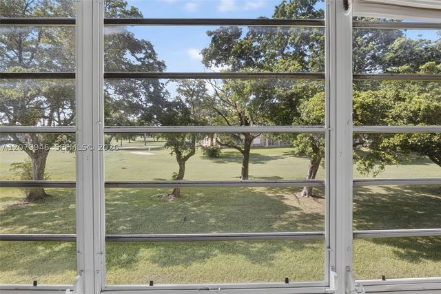 9261 Sunrise Lakes Blvd 203, Sunrise, FL 33322