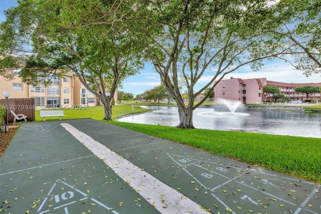 9261 Sunrise Lakes Blvd 203, Sunrise, FL 33322