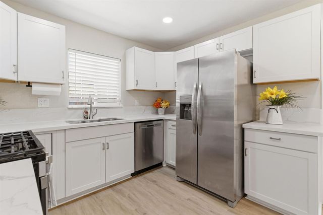 2201 Eicher Ave, Modesto, CA 95350