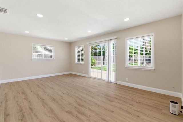 2201 Eicher Ave, Modesto, CA 95350