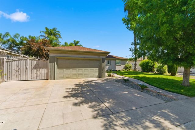 2201 Eicher Ave, Modesto, CA 95350