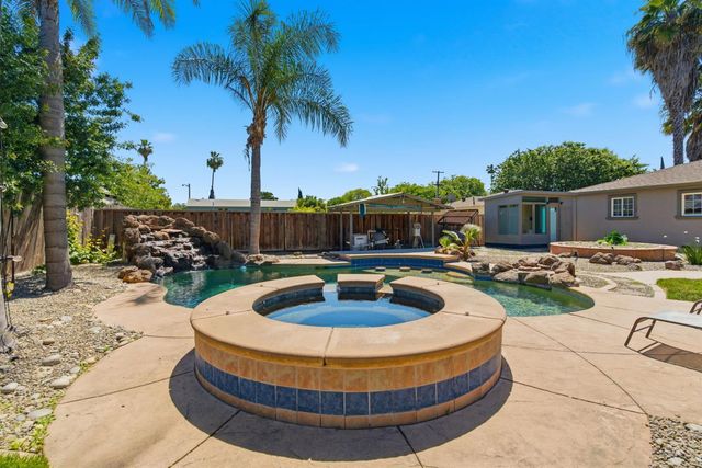 2201 Eicher Ave, Modesto, CA 95350