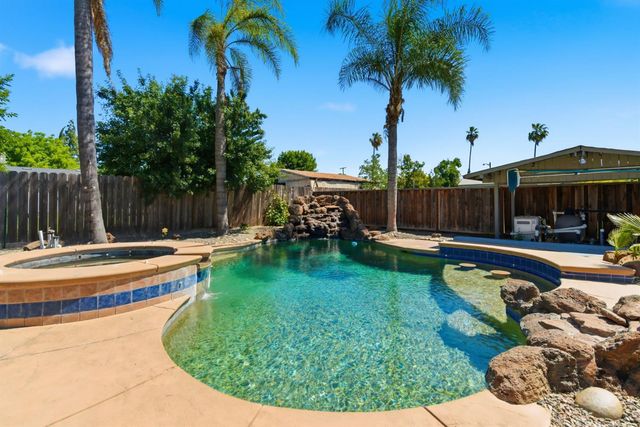 2201 Eicher Ave, Modesto, CA 95350