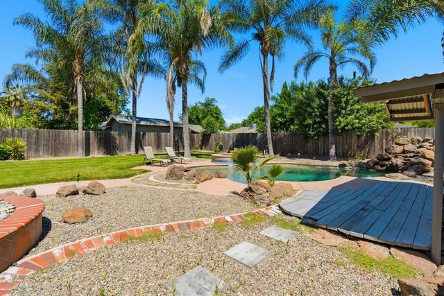 2201 Eicher Ave, Modesto, CA 95350