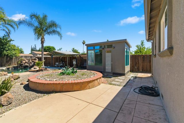 2201 Eicher Ave, Modesto, CA 95350