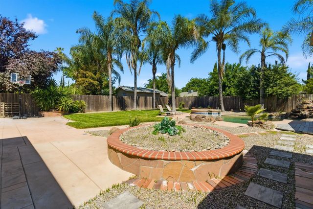 2201 Eicher Ave, Modesto, CA 95350