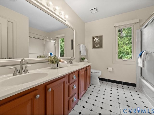 9700 Stemwell Ct, North Chesterfield, VA 23236