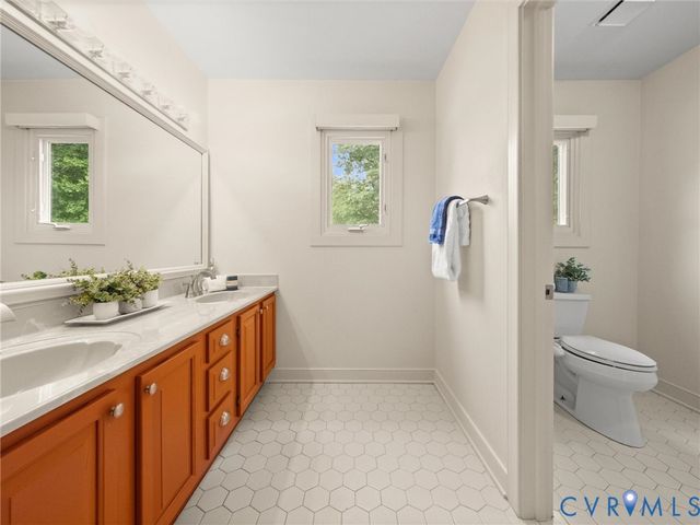 9700 Stemwell Ct, North Chesterfield, VA 23236