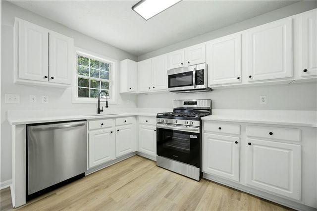 2217 Oakland Walk Drive, Lawrenceville, GA 30044