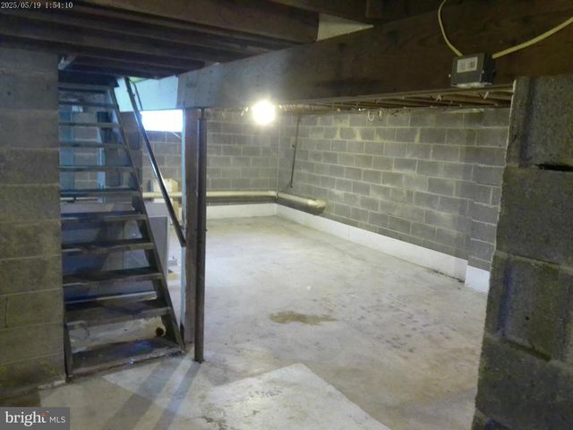 111 CRESCENT DR, Browns Mills, NJ 08015