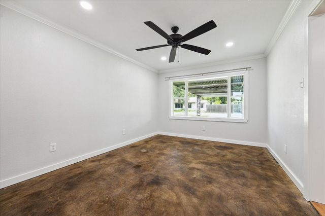 522 Barkley Street, Houston, TX 77022