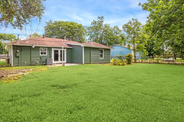 522 Barkley Street, Houston, TX 77022
