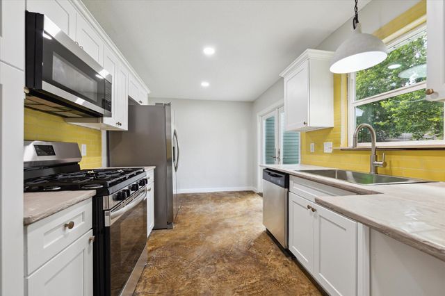 522 Barkley Street, Houston, TX 77022