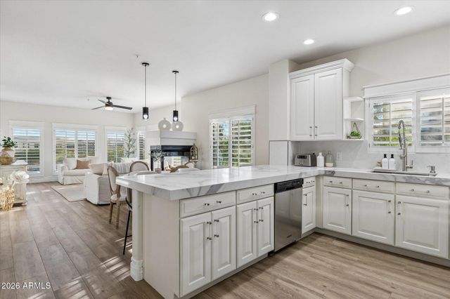 5450 E DEER VALLEY Drive 3009, Phoenix, AZ 85054