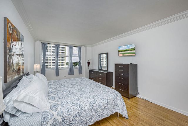5601 Collins Avenue, Miami Beach, FL 33140