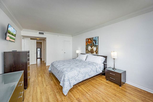 5601 Collins Avenue, Miami Beach, FL 33140