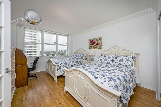 5601 Collins Avenue, Miami Beach, FL 33140