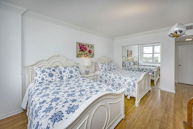 5601 Collins Avenue, Miami Beach, FL 33140