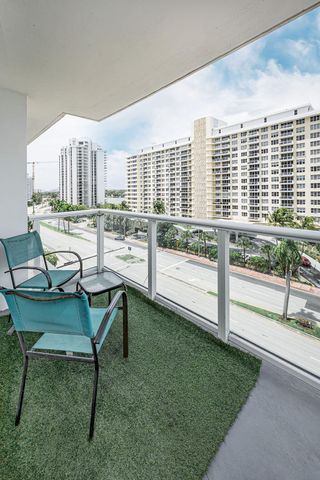 5601 Collins Avenue, Miami Beach, FL 33140