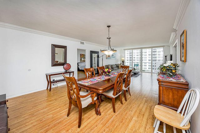 5601 Collins Avenue, Miami Beach, FL 33140