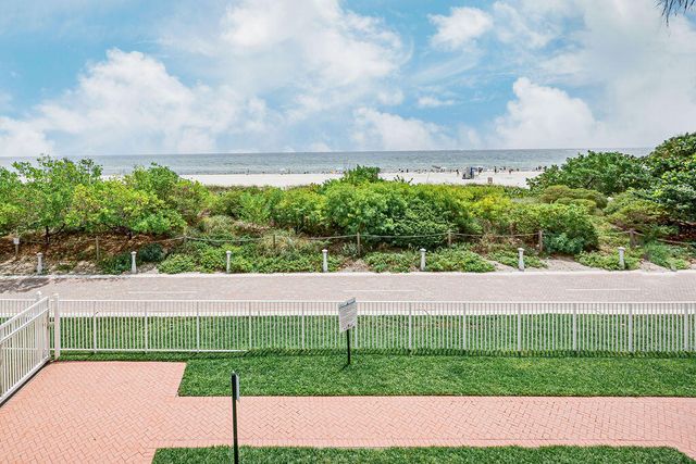 5601 Collins Avenue, Miami Beach, FL 33140