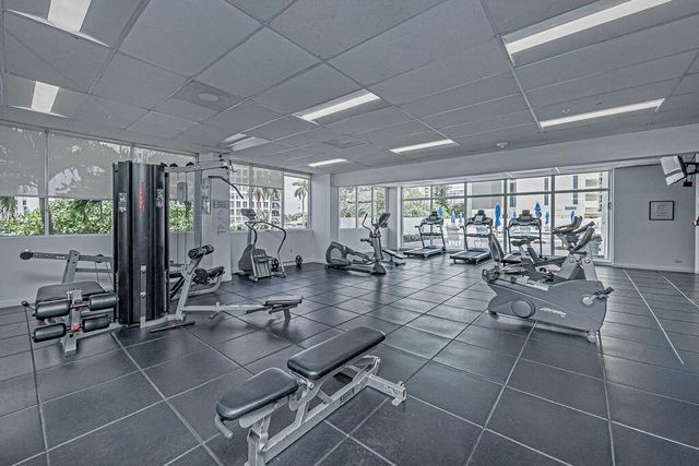 5601 Collins Avenue, Miami Beach, FL 33140