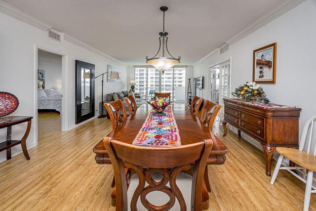 5601 Collins Avenue, Miami Beach, FL 33140