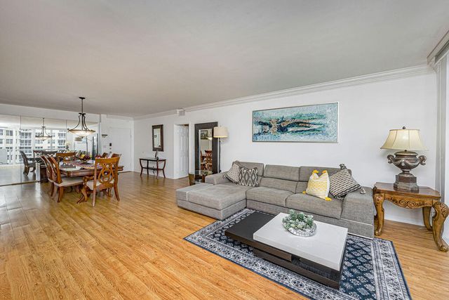 5601 Collins Avenue, Miami Beach, FL 33140