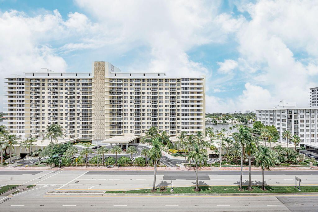 5601 Collins Avenue, Miami Beach, FL 33140