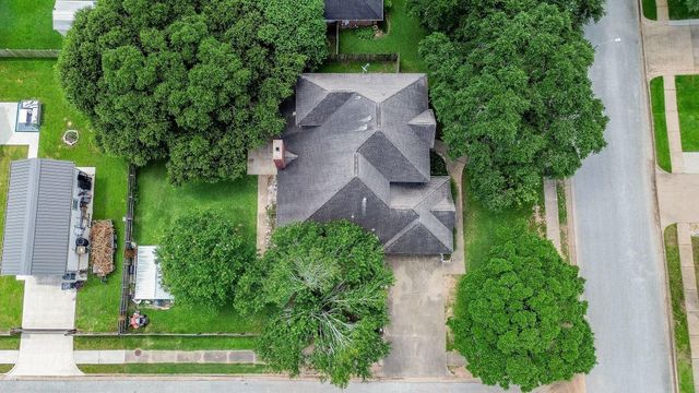 1400 Bob White Trail, Sealy, TX 77474