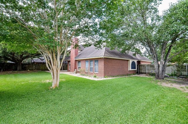 1400 Bob White Trail, Sealy, TX 77474