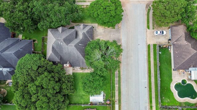1400 Bob White Trail, Sealy, TX 77474