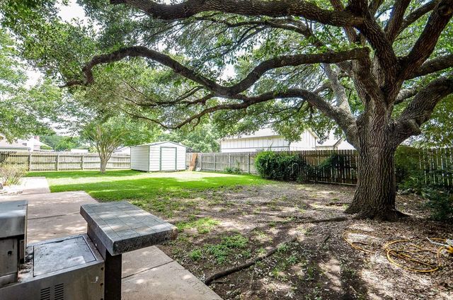 1400 Bob White Trail, Sealy, TX 77474