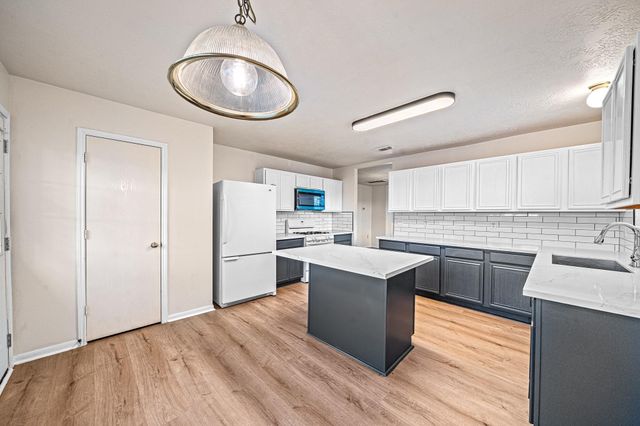 21115 Hidden Bridle Court, Houston, TX 77073